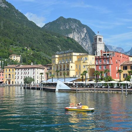 Appartamento Sunrise - Centro Storico N1 Riva del Garda Bagian luar foto