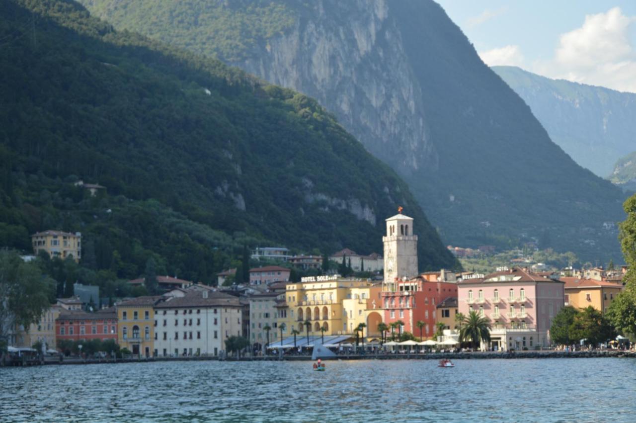 Appartamento Sunrise - Centro Storico N1 Riva del Garda Bagian luar foto