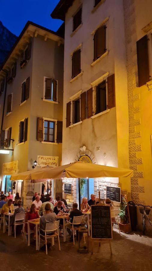Appartamento Sunrise - Centro Storico N1 Riva del Garda Bagian luar foto