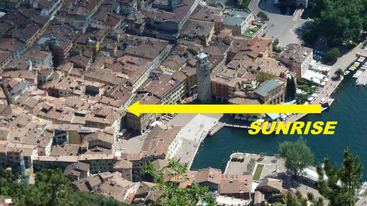 Appartamento Sunrise - Centro Storico N1 Riva del Garda Bagian luar foto