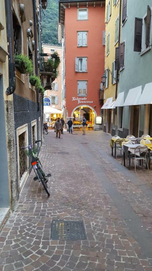 Appartamento Sunrise - Centro Storico N1 Riva del Garda Bagian luar foto